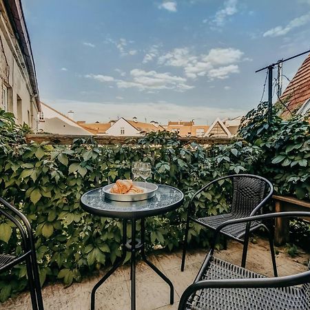 Spacious - 140 Square Meters Apartment, Vilnius City Centre Exterior photo